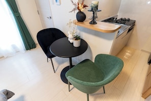 Basic Apartment | Living area | TV