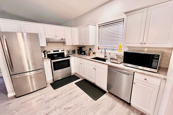 Microonde, forno, piano cottura, lavastoviglie