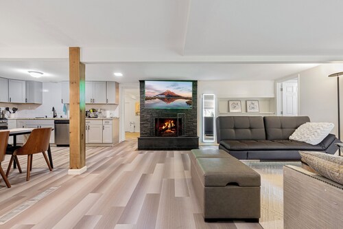 A Cozy HomeAway Home @Bridle Trail, Bellevue, WA