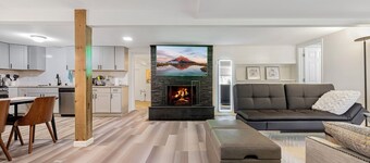 A Cozy HomeAway Home @Bridle Trail, Bellevue, WA