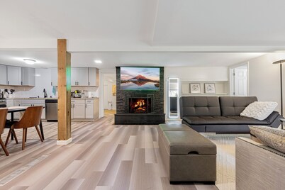 A Cozy HomeAway Home @Bridle Trail, Bellevue, WA