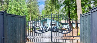A Cozy HomeAway Home @Bridle Trail, Bellevue, WA