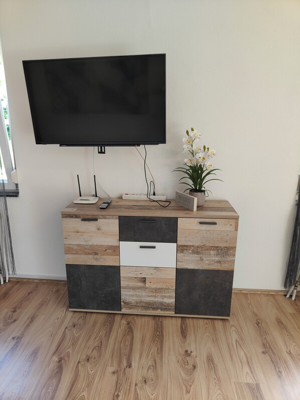 Interior - Spacious, newly renovated apartment in southern Burgenland with its own balcony! (Oberdrosen)