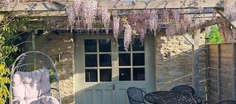 Wishbone Cottage in the Cotswolds