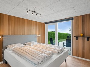 5 bedrooms, WiFi