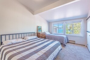 7 bedrooms, free WiFi, bed sheets