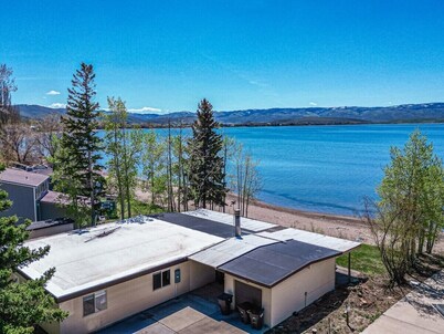 Direct Beach Access: Quaint Bear Lake Gem!
