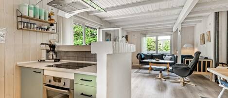 Fridge, microwave, dishwasher, cookware/dishes/utensils