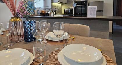 Frascati Fountain 3bdr Deluxe Apartment