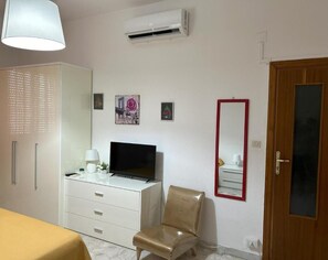 2 bedrooms, desk, iron/ironing board, travel cot