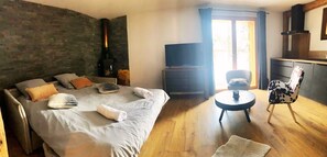 1 bedroom, iron/ironing board, WiFi, bed sheets