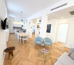Smart TV, books - Apt with terrace, spacious and modern near the Vatican │ Casa Vacanze Romane (Roma)
