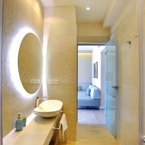 House, Smoking | Bathroom