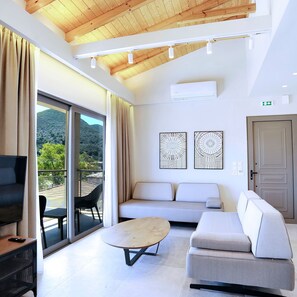Suite, Smoking | 7 bedrooms