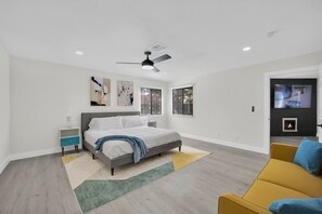 4 quartos, escrivaninha, ferros/tábuas de passar roupa, Wi-Fi