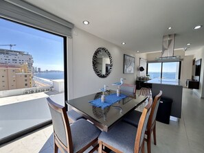 Dining - Altomare hermoso depa con vista al mar (Mazatlán)