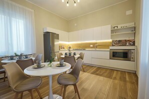 Mini-fridge, microwave, cookware/dishes/utensils - aMare (Giulianova)