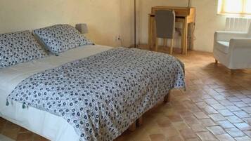 3 chambres, bureau, fer et planche Ă repasser, Wi-Fi gratuit