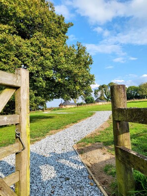 Property grounds - Stairway to Devon - Tarka Cabin (Umberleigh)