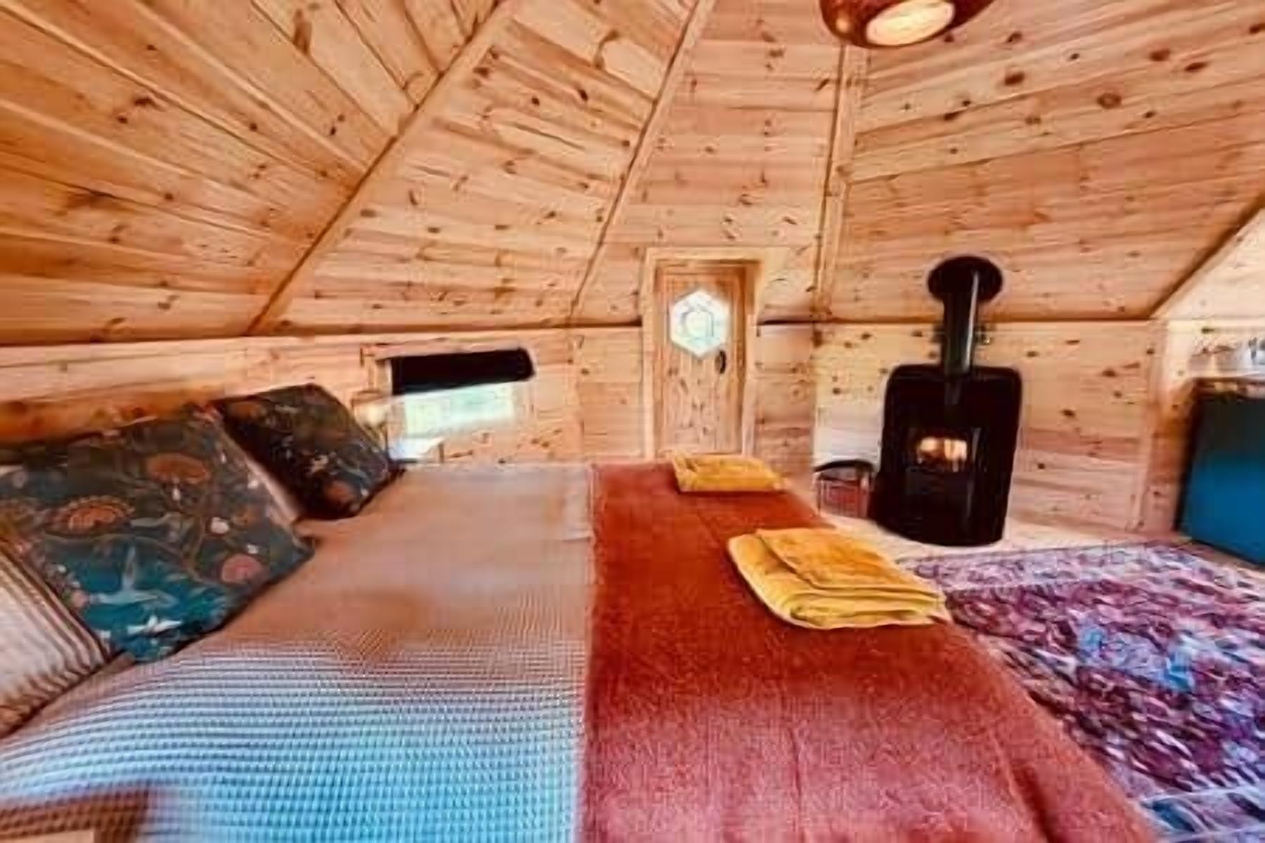 1 quarto, Wi-Fi de cortesia, roupa de cama