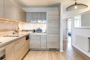 Microwave, oven, dishwasher - Close to Canning Town Station, O2 Arena, Excel Centre & London City Airport.
(London)