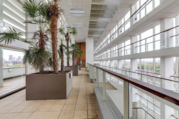 Interior - Close to Canning Town Station, O2 Arena, Excel Centre & London City Airport.
(London)