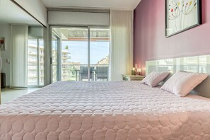 2 bedrooms, iron/ironing board - MARINES MESTRAL 3 5 Roses (Rosas / Roses)