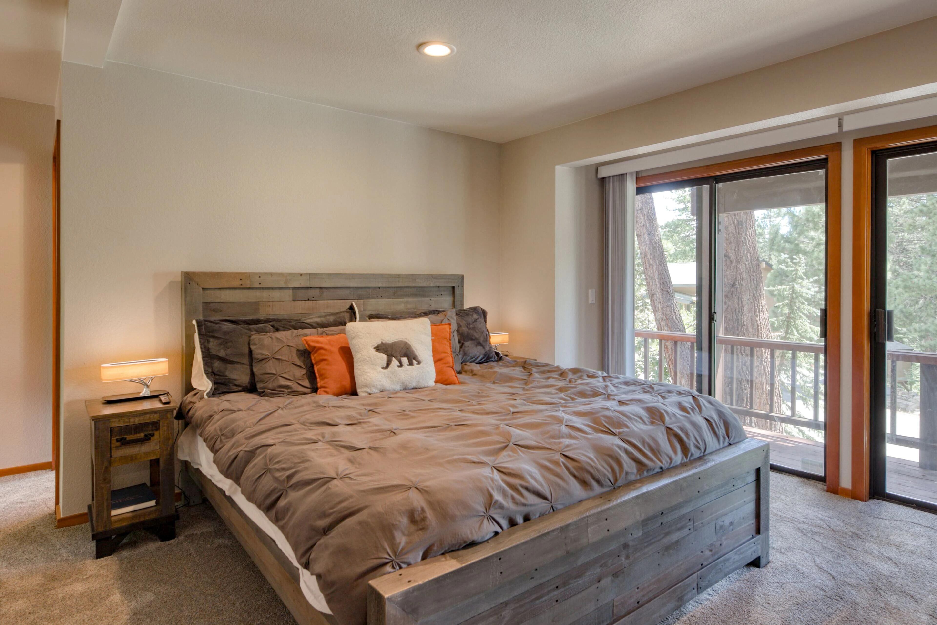 4 bedrooms, desk, iron/ironing board, free WiFi