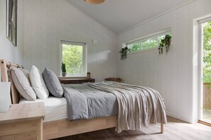 2 slaapkamers, een strijkplank/strijkijzer, wifi, beddengoed