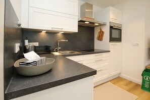 Kühlschrank, Ofen, Herdplatte, Geschirrspüler