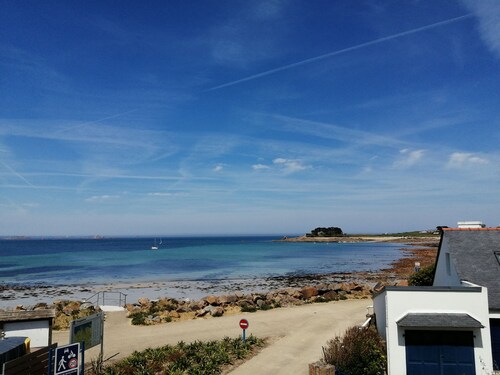 A bord de mer ! Grande maison face à la mer