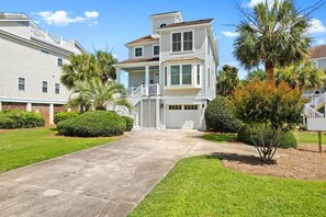 Exterior - Ocean Breezes 4 Bedroom 4 Bath with Amenities (Pawleys Island)
