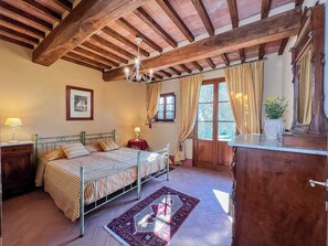 1 bedroom, hypo-allergenic bedding, in-room safe, individually decorated - Agriturismo Cima alla Serra (Buti)