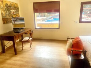 5 bedrooms, desk, iron/ironing board, free WiFi
