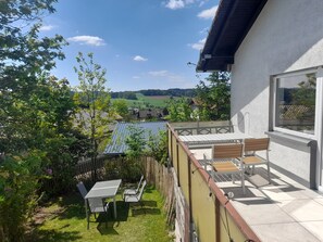 屋外ダイニングエリア