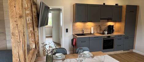 Kühlschrank, Ofen, Herdplatte, Geschirrspüler