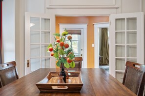 Dining - Elegant Victorian: Heart of Old Louisville (Louisville)