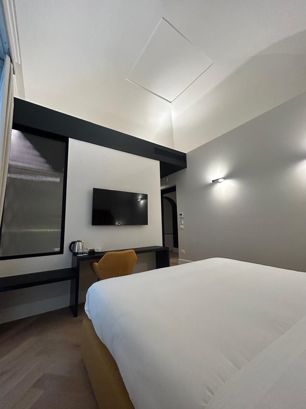 In-room safe, desk, soundproofing, iron/ironing board