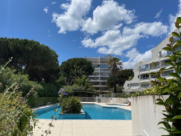 Pool - Bright 1-BR Apartment in La Grande-Motte, Pool, Near Beach, Garage Included (La Grande-Motte)