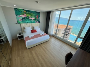 Desk, laptop workspace, soundproofing, free WiFi - Hotel Britania (Vlorë)