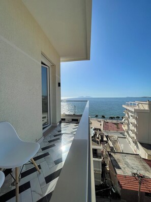 Habitación familiar, vista al mar | Vista del balcón