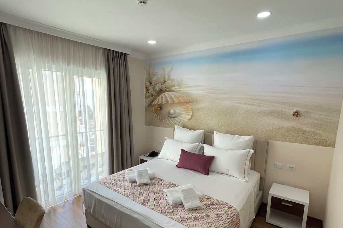 Habitación estándar con 1 cama doble o 2 individuales | 1 dormitorio, escritorio, espacio para trabajar con un portátil