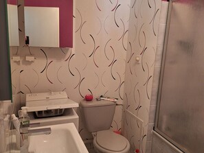 Hair dryer - Cozy 3-Person Studio, 250m to Les Sables d'Olonne Beach, Loggia, Free Parking (Les Sables-d'Olonne)