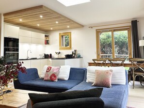 TV - New 3-bedroom apartment near village with parking (Combloux)