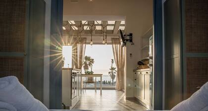 Deluxe Mistral Apartment - Sea View