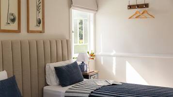 3 slaapkamers, een strijkplank/strijkijzer, reisbedje, gratis wifi