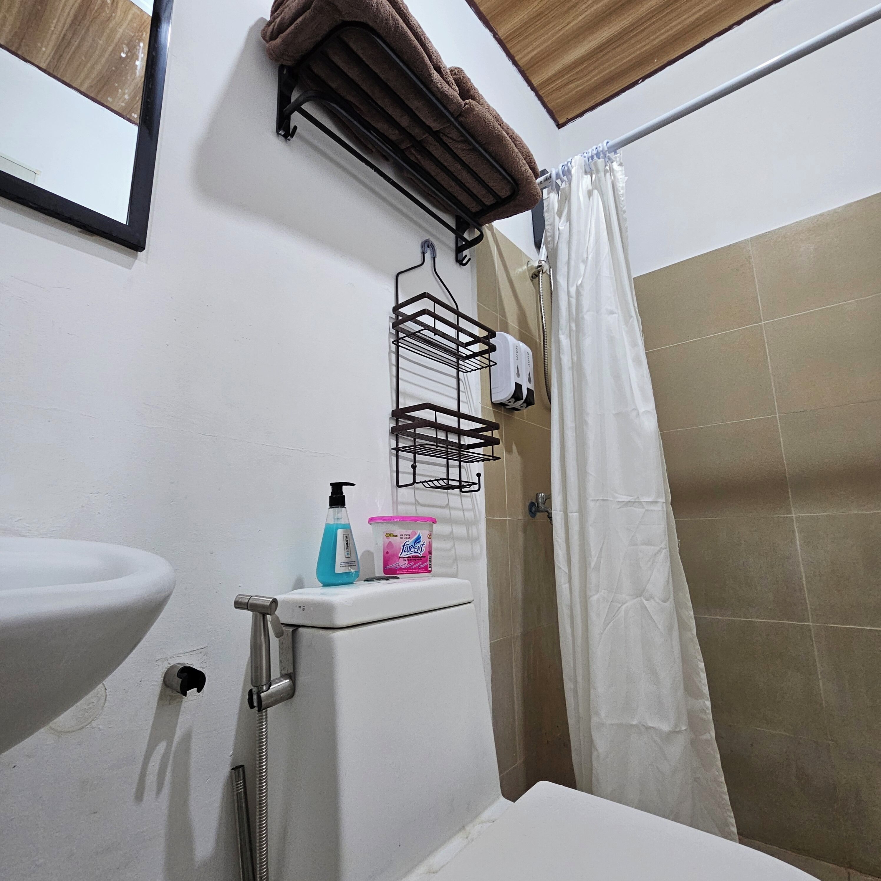 Foto - Davao City Airport Transient Rooms by Lemonique