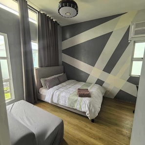 Quarto grand | Roupas de cama premium, edredons de pluma, ferros/tábuas de passar roupa
