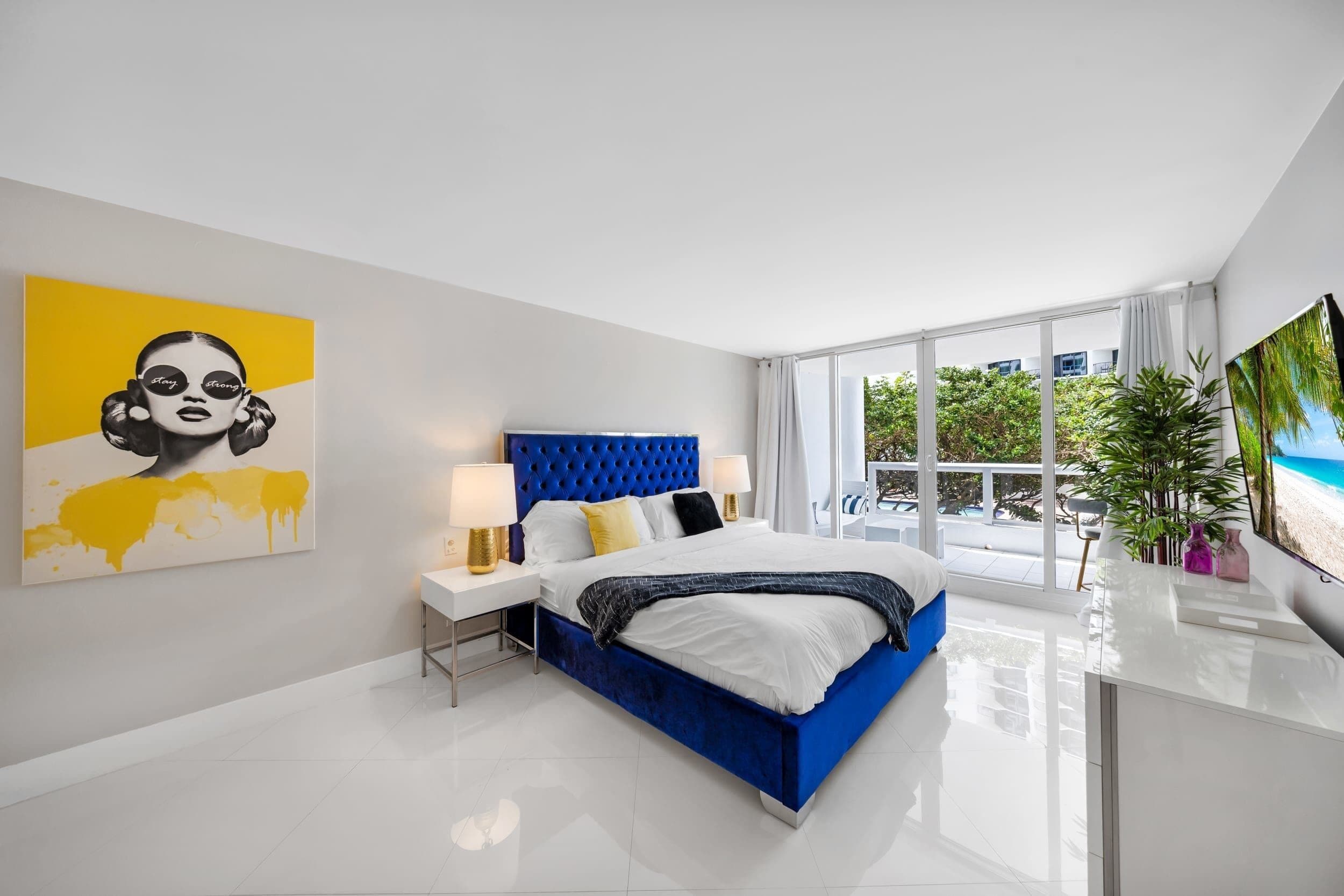 1 habitación, escritorio, tabla de planchar con plancha y wifi 