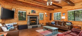 Black Diamond | Pet Friendly+Near China Peak!